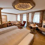 Hotel Wellness-hotel Adler 2*